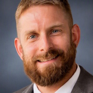 Headshot of Bruce Bettinger
